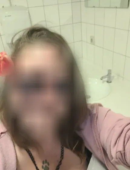 Ilse, 33