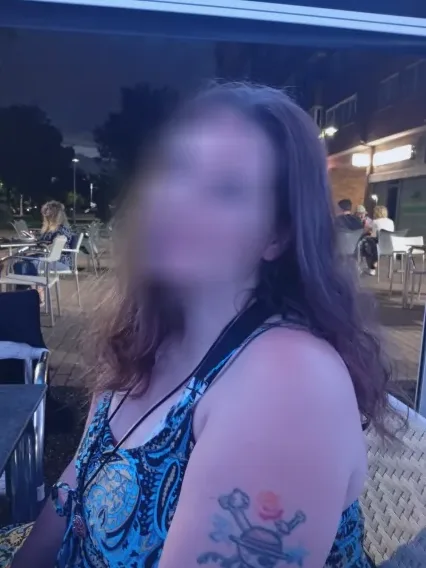 Karin, 34