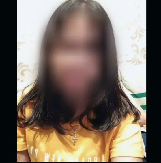 Laura, 27
