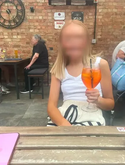 Melissa, 26