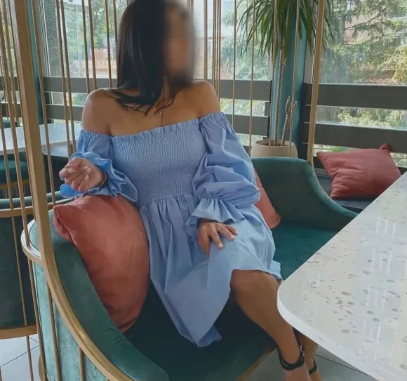 Naomi, 33