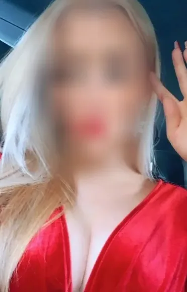 Nikki, 36