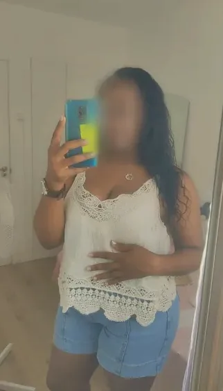 Sandra, 34