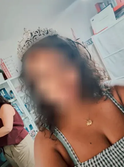 Sophie, 37