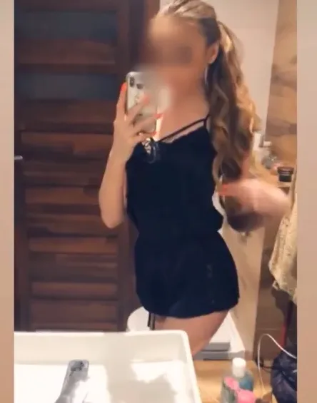 Suzanne, 29