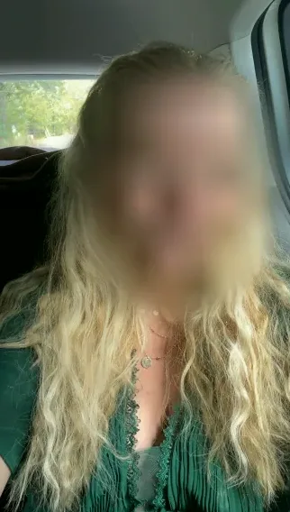 Zeynep, 29